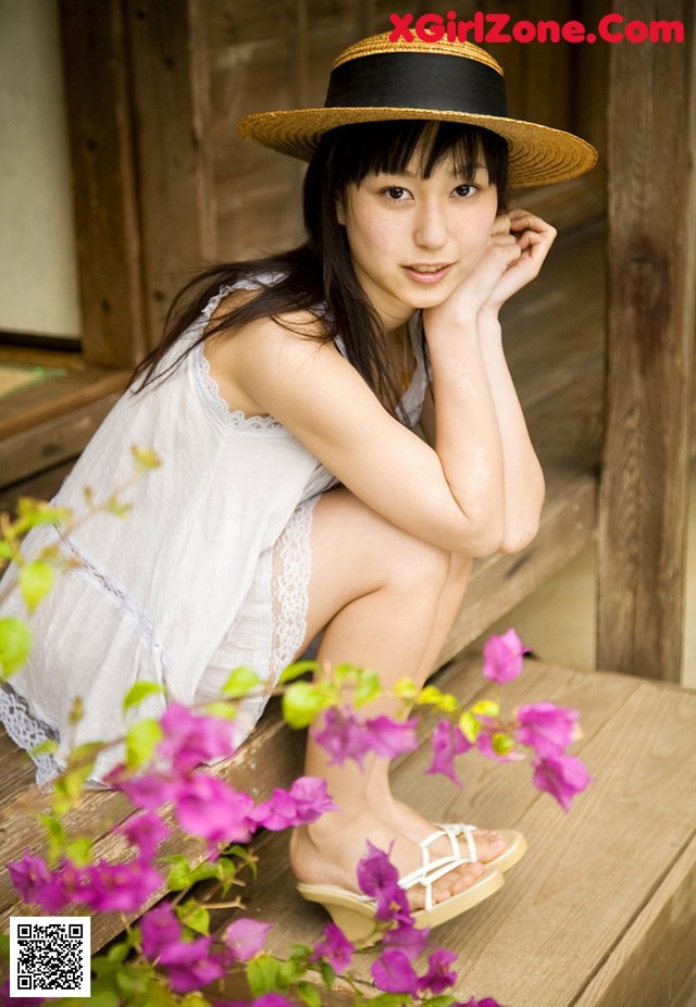 Yui Minami - Wifebucket Girl Bigboom No.98822b